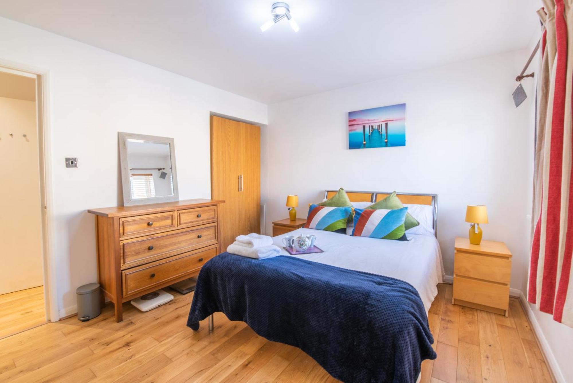 London Stratford - Spacious 2 Bed Flat With Secured Parking & Private Garden Ngoại thất bức ảnh