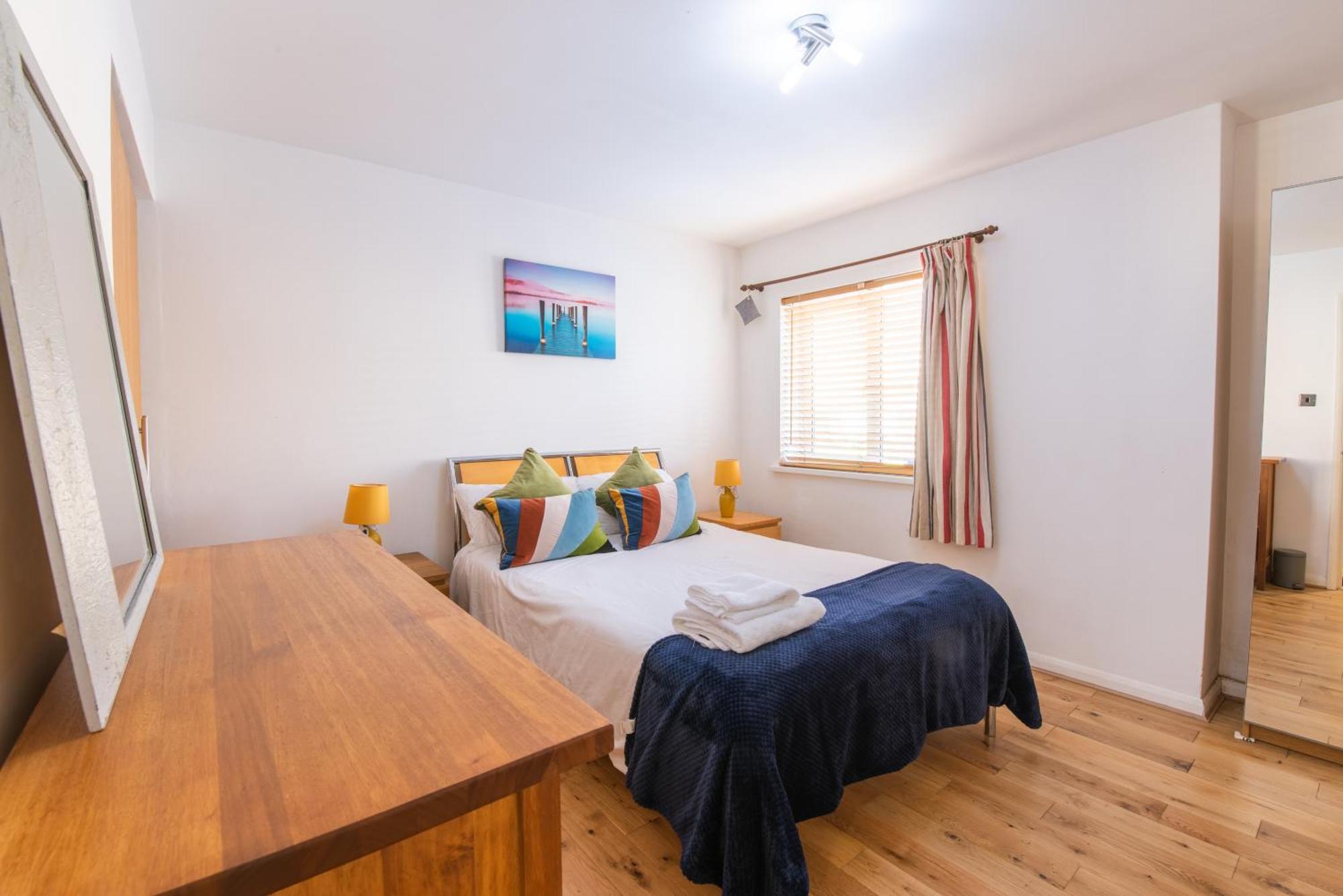 London Stratford - Spacious 2 Bed Flat With Secured Parking & Private Garden Ngoại thất bức ảnh