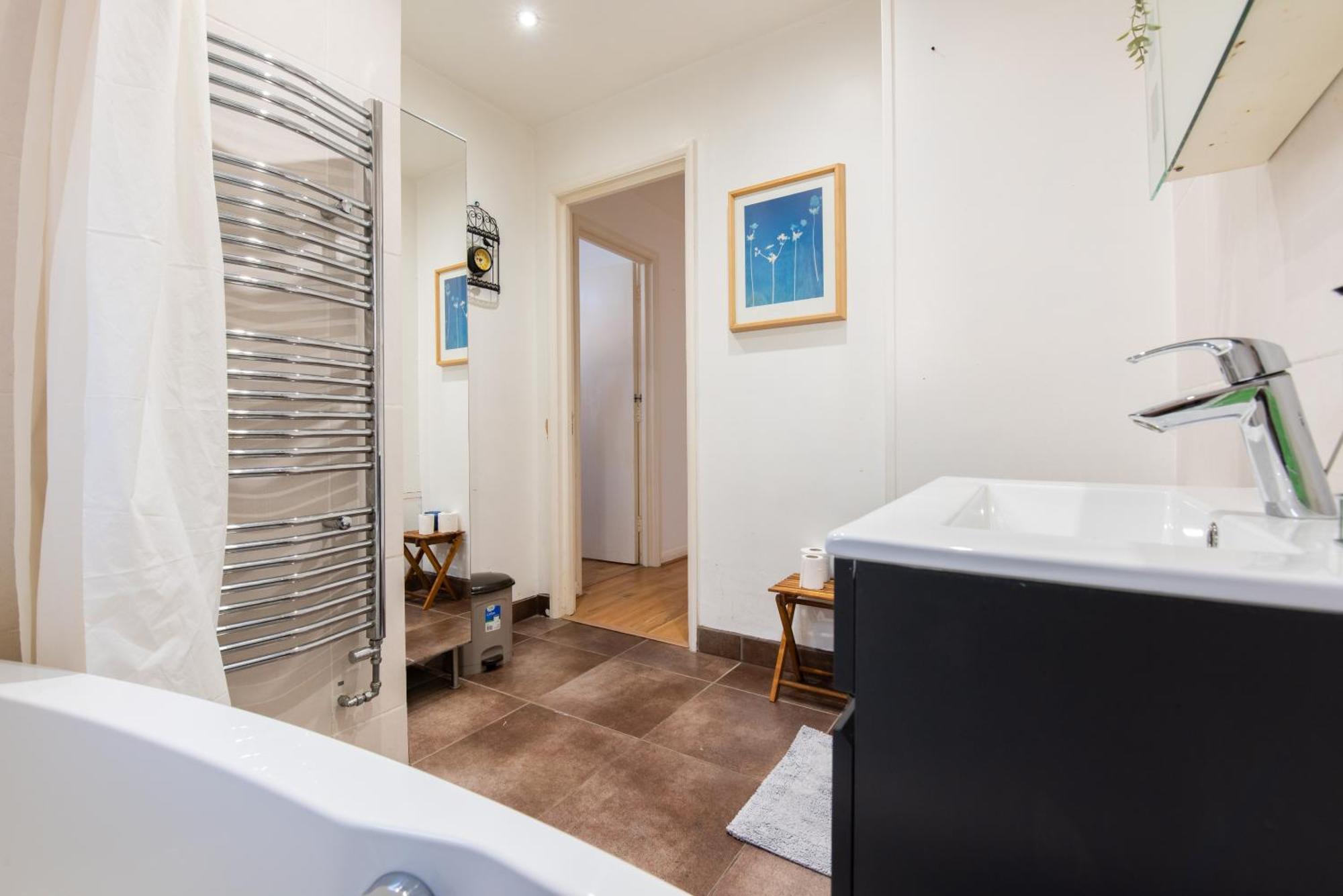 London Stratford - Spacious 2 Bed Flat With Secured Parking & Private Garden Ngoại thất bức ảnh